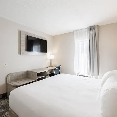 Oakfield Hotel & Suites Rochester, An Ascend Collection Hotel-2